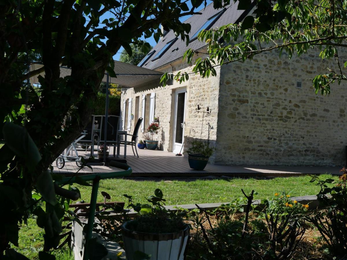 Bed and Breakfast Le Doux Refuge Esquay-sur-Seulles Екстер'єр фото